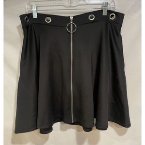 Hot Topic Size 0 12/L Black O-Ring Mini Skirt Front Zip Side Pockets